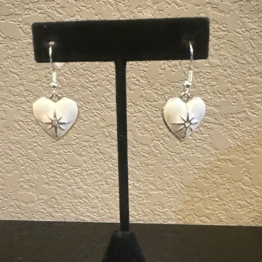 ❤️🆕❤️Brighton Amore Shades White Heart Earrings NWOT